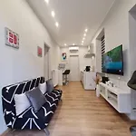 Raymihome Rubiana דירה