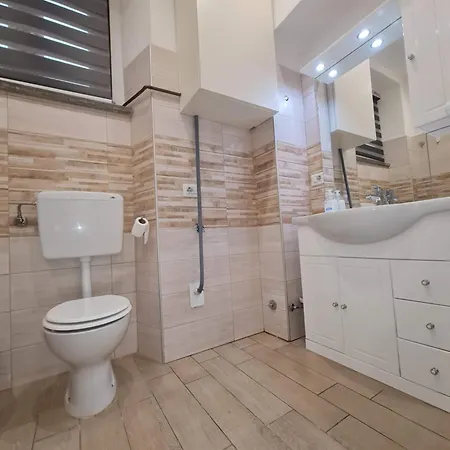 Διαμέρισμα Raymihome Rubiana